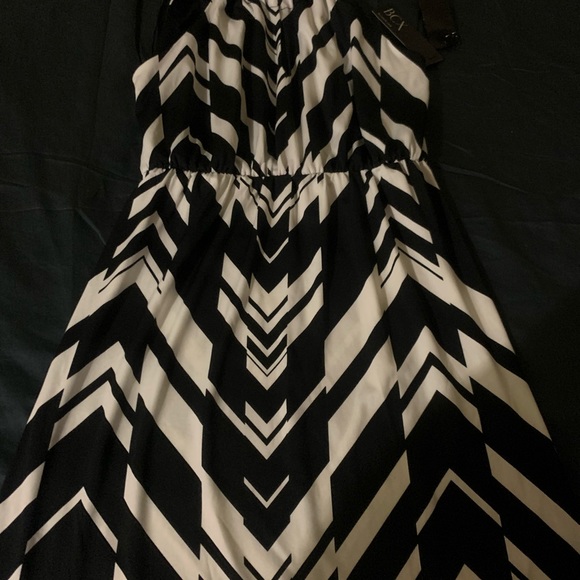 BCX Juniors Printed Halter Maxi Dress. XS - Picture 3 of 8